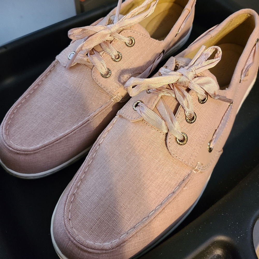 Sperry Women's Light Pink Boat Shoes